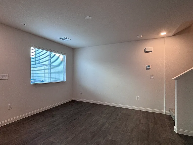 2833 Champagne Gold Ave — Photo 8