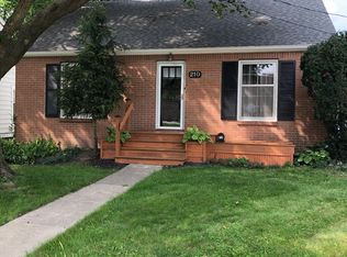 210 Centerlawn St, East Lansing, MI 48823