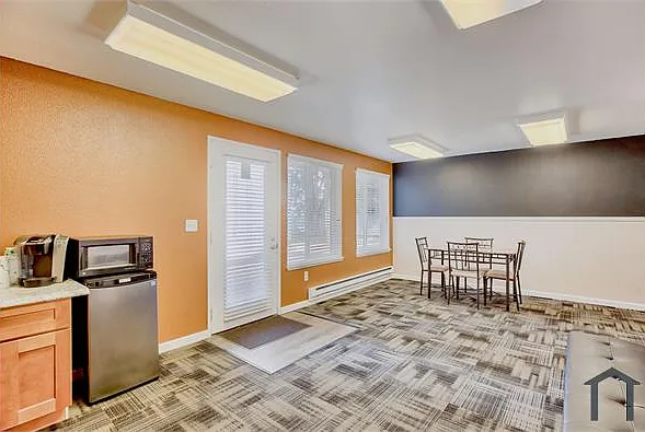 1402 Harrison Ave — Photo 1