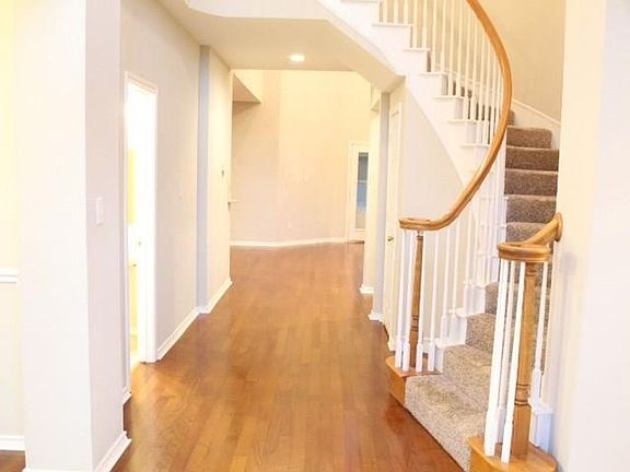 3rd image of 2604 Loftsmoor Ln
