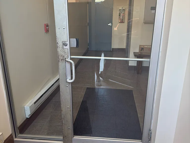 500 N Damen Ave #205 — Photo 63