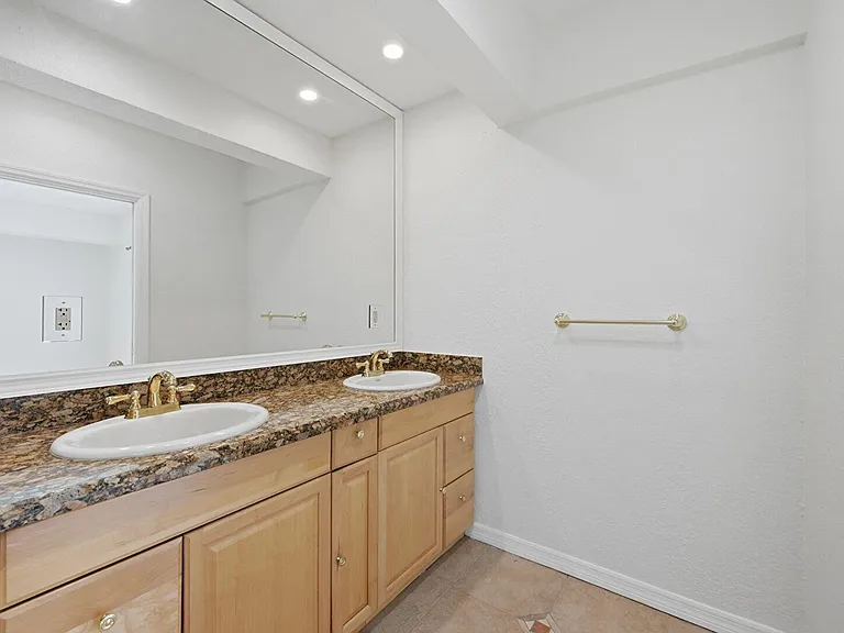 1641 NE 56th Ct — Photo 20