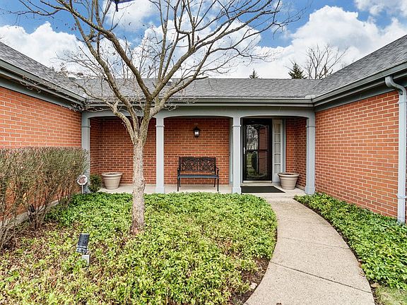 4th image of 641 Cambridge Dr