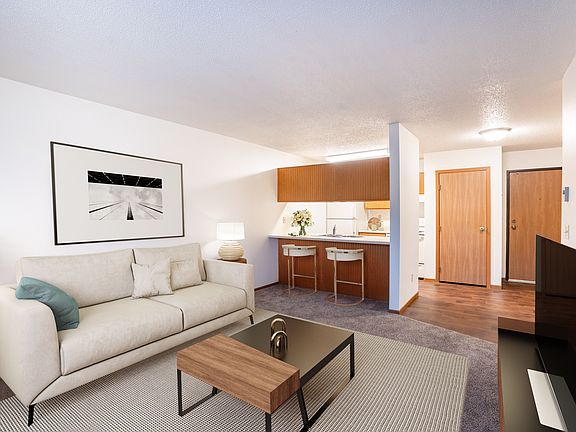 Fargo, ND Candlelight Apartments | 11B | Living