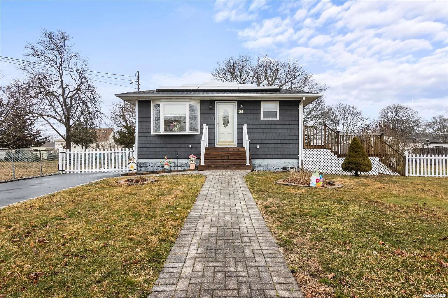 25 Seymour Drive photo 1