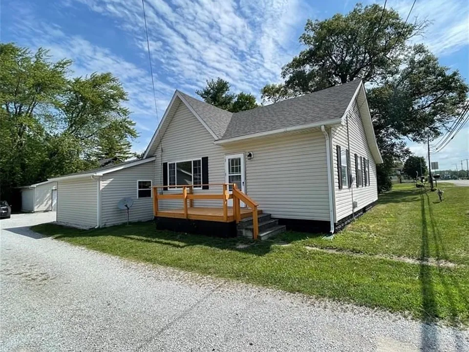 2274 W US Highway 40