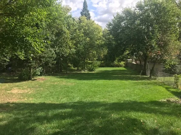 19 S Wilmette Ave, Westmont, IL 60559