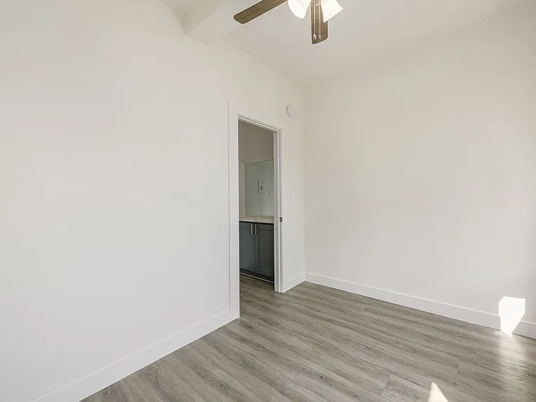 1623 N Mariposa — Photo 28