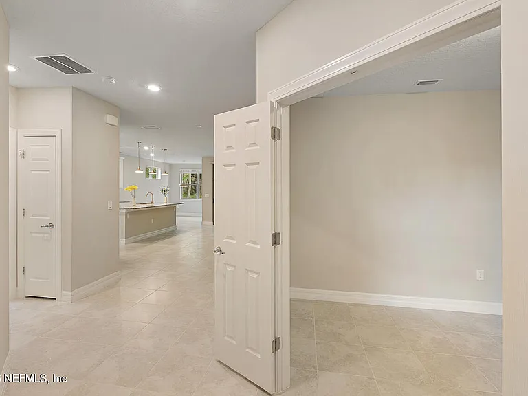 443 Orchard Pass Ave — Photo 3