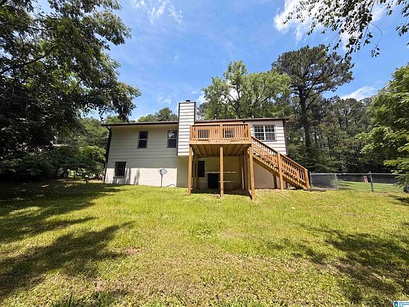 5th image of 2813 Wood Dr NE
