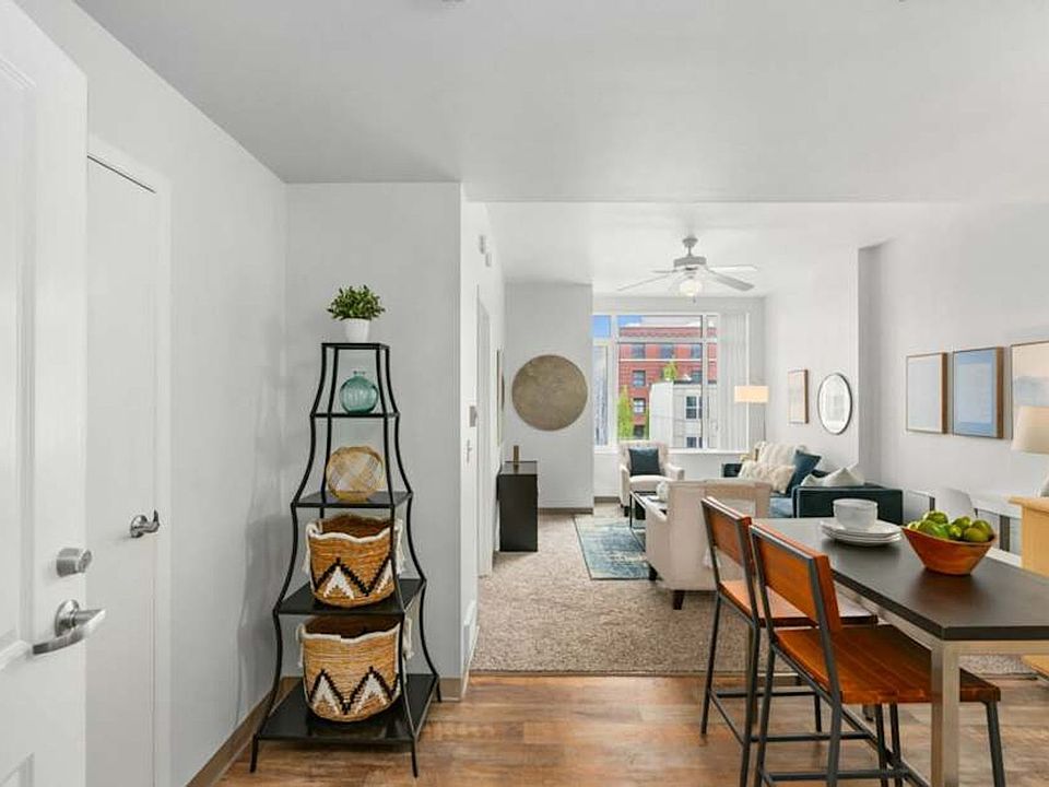 1st image of 333 NW 4th Ave APT 817