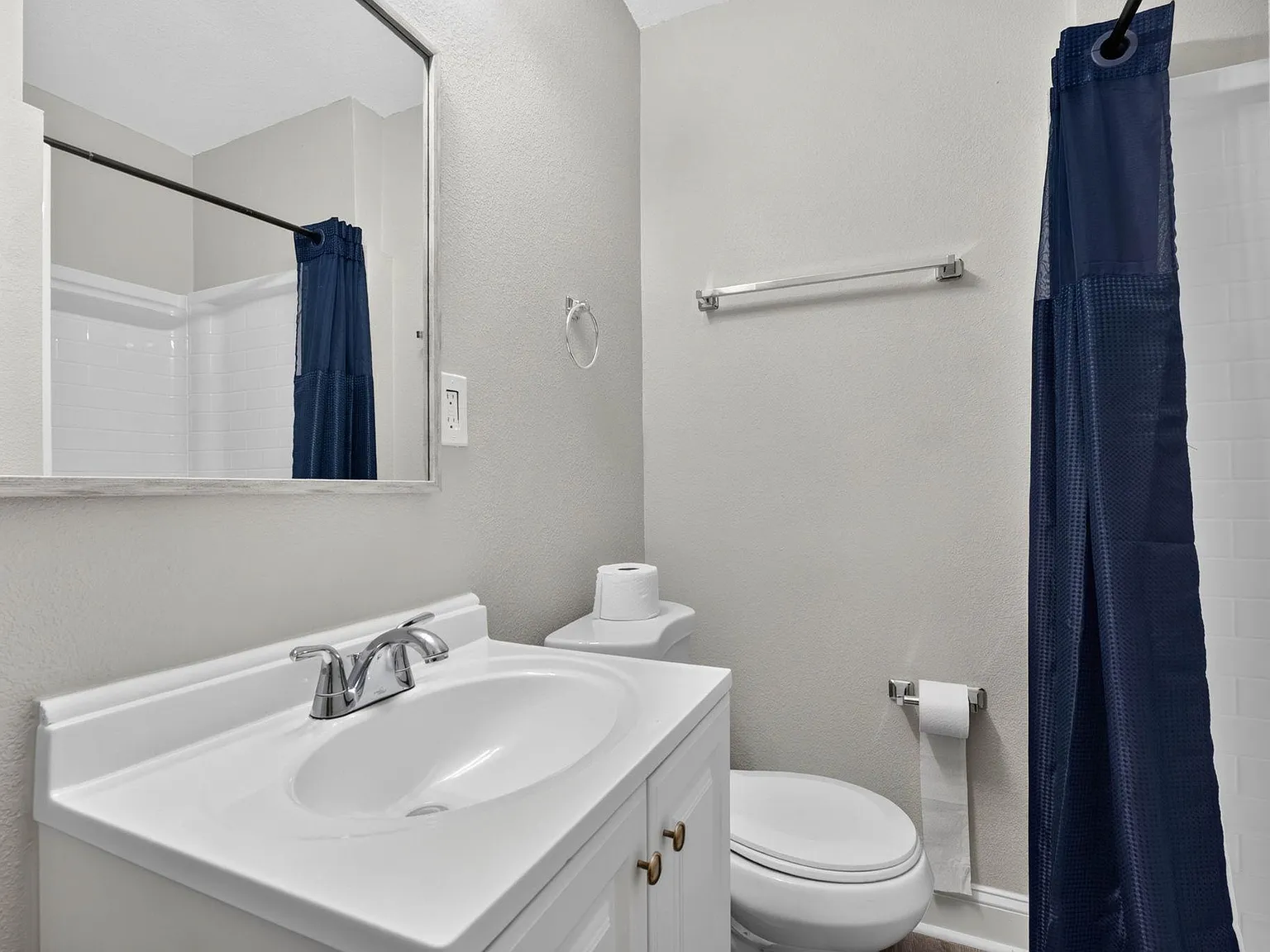 3 bed, 3.0 bath, 1500 sqft, $1,343 — Photo 1
