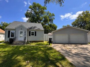 1414 N 7th St, Estherville, IA 51334