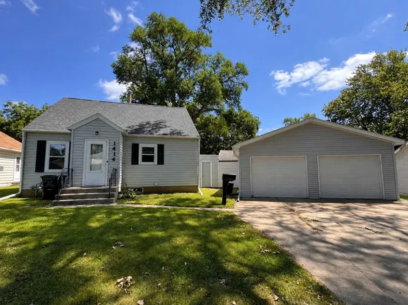 1414 N 7th St, Estherville, IA 51334