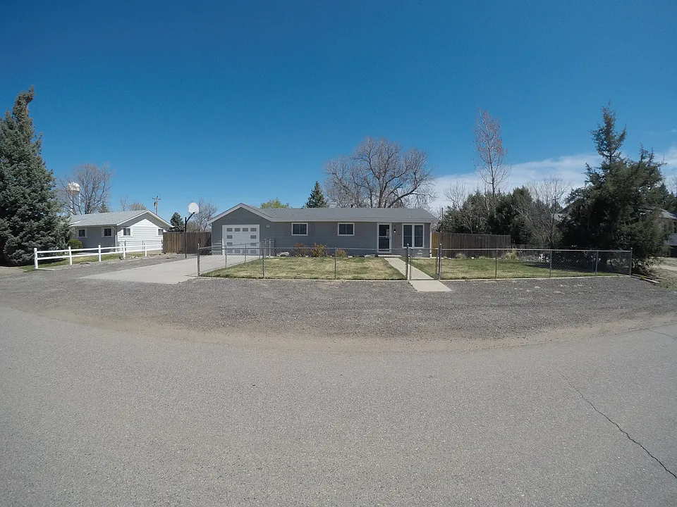 1716 Main St