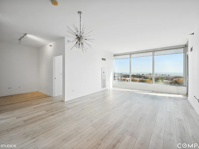 1841 S Calumet Ave #1002 — Photo 7