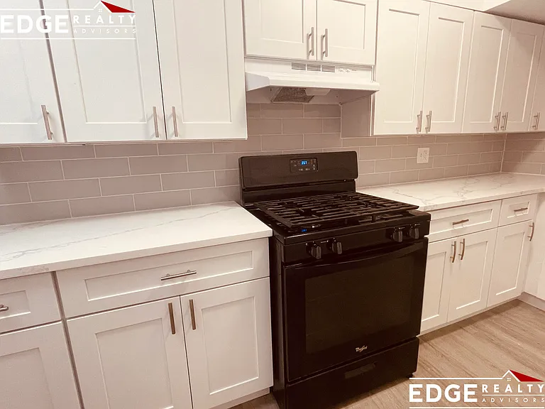 207 Lake Shore Rd #3 — Photo 4