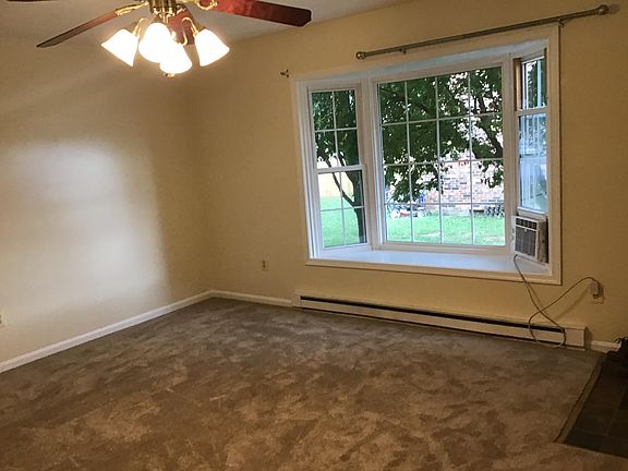 3rd image of 232 Nottoway Dr