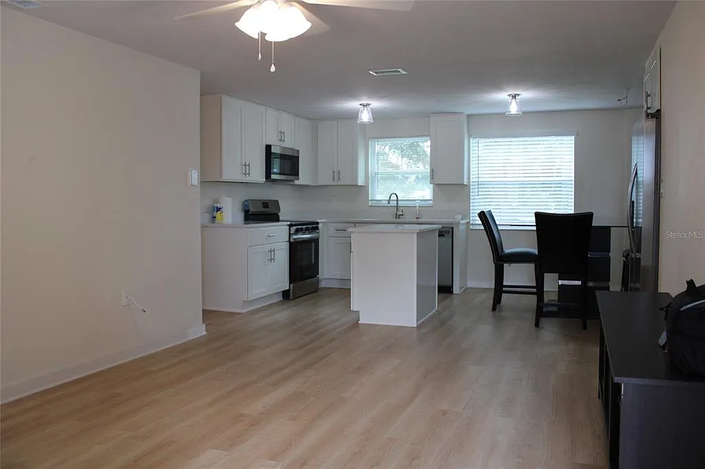 4 bed, 2.0 bath, 1196 sqft, $2,500 — Photo 2