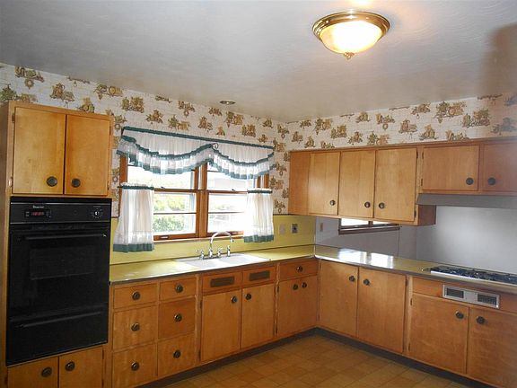 5th image of 909 N Sheridan St