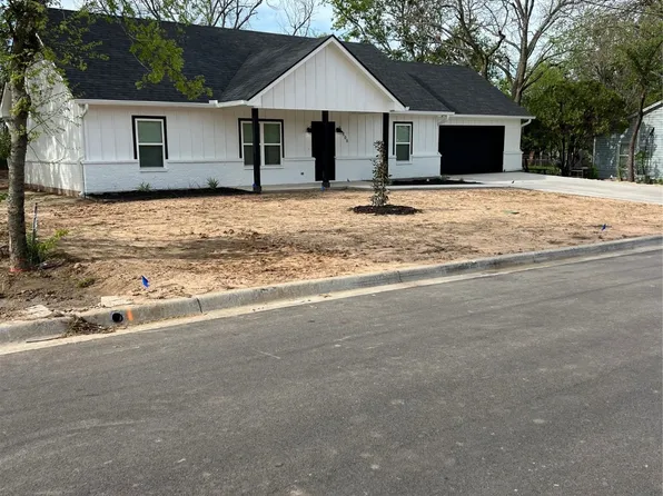 808 Jameson St, Weatherford, TX 76086