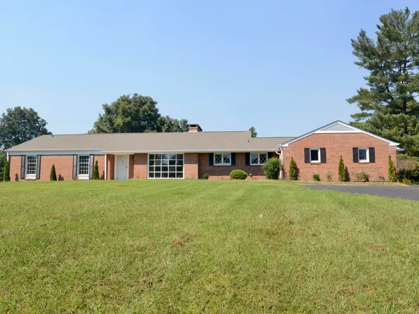 903 Edgewater Ave, Dayton, TN 37321