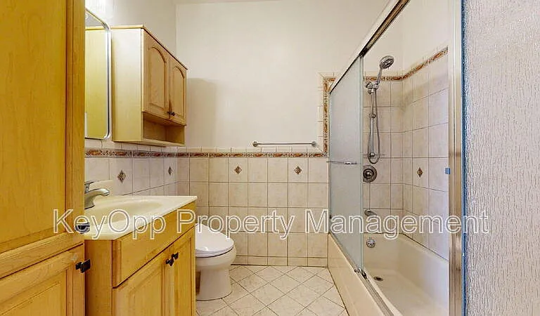 806 34th Ave — Photo 13
