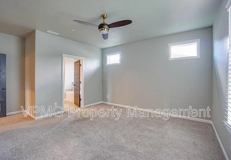 604 NW 25th Way — Photo 29