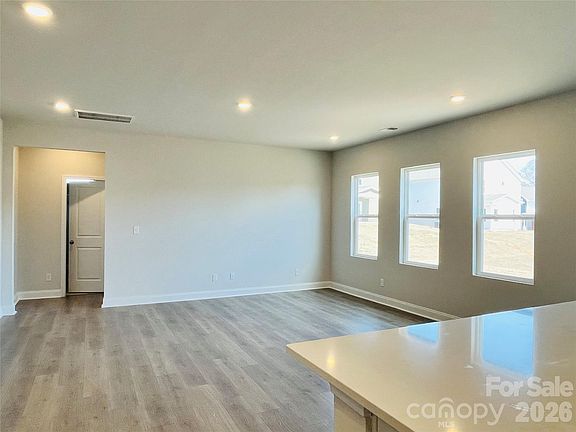 5th image of 1040 Rocking Horse Rd