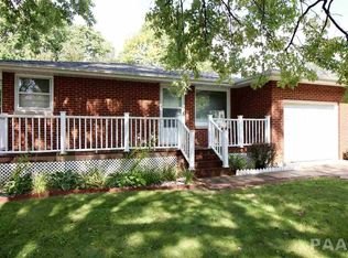 2015 S Mahark Ln, Peoria, IL 61607