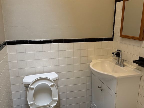 3rd image of 3520 Frankford Ave Floor 1