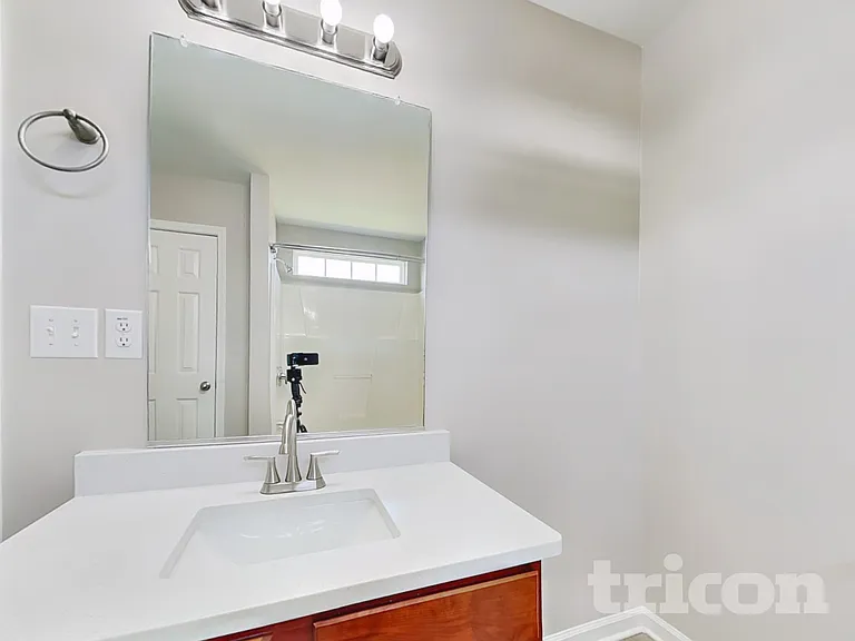 2048 Lauren Woods Dr — Photo 18