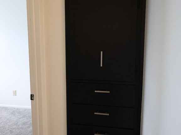 5th image of 1060 N 375 W