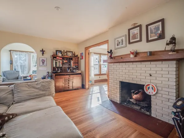 162 Hartford Ter, Springfield, MA 01118