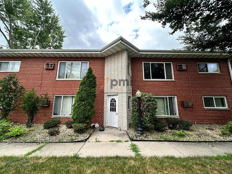 105 Harrington Ave #6