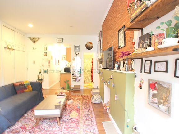 3rd image of 144 W 70th St APT 8