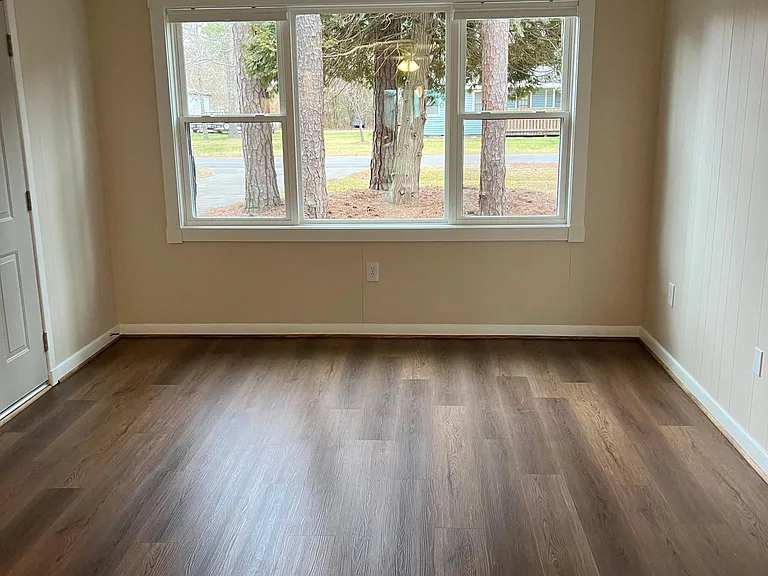 418 Seaview Dr — Photo 3