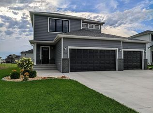 5946 66th St S, Fargo, ND 58104