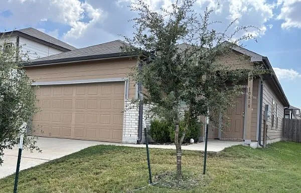 3 bed, 1465 sqft, $1,850 — Photo 1