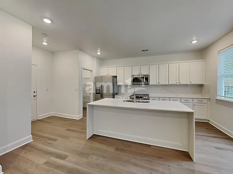 965 Carnelian Ln — Photo 4