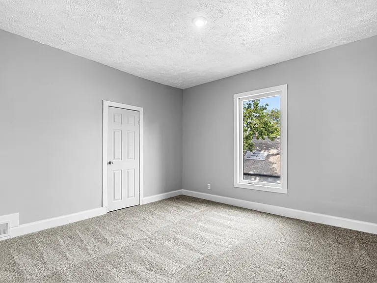 2124 Maple St — Photo 22