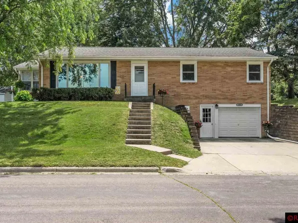 404 6th Ave NE, Waseca, MN 56093