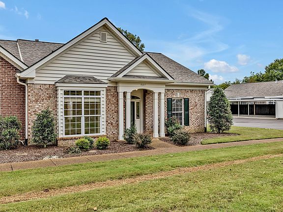3rd image of 7027 Sunrise Cir
