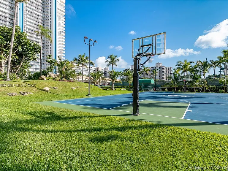 881 Ocean Dr #3E — Photo 15