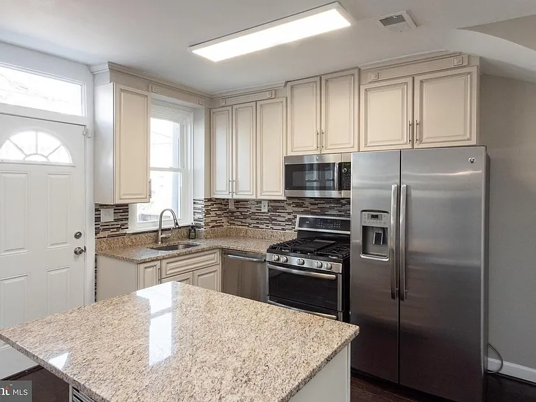 465 Luray Pl NW — Photo 22