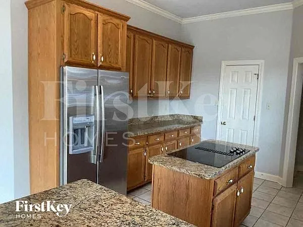9019 Pembroke Ellis Dr — Photo 6