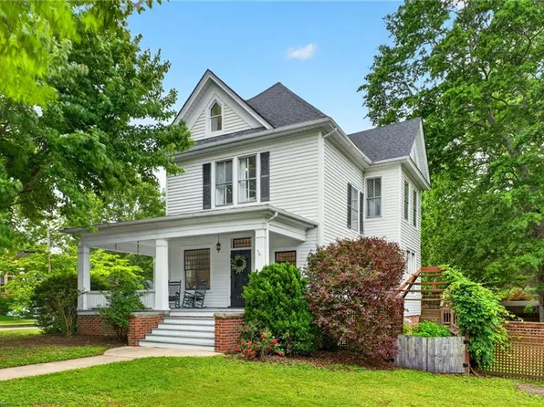 213 Bosley Ave, Suffolk, VA 23434