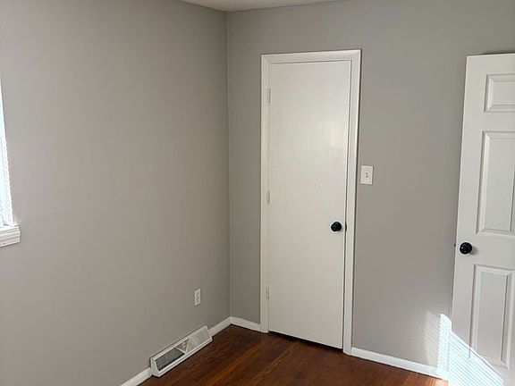 2nd image of 1511 Sylvan Ln APT D