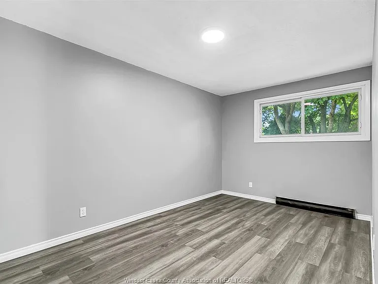 9020 Conway Ct — Photo 18