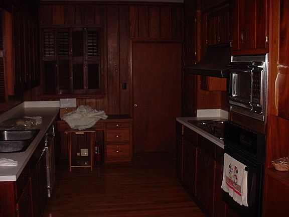 5th image of 804 W Roanoke Dr